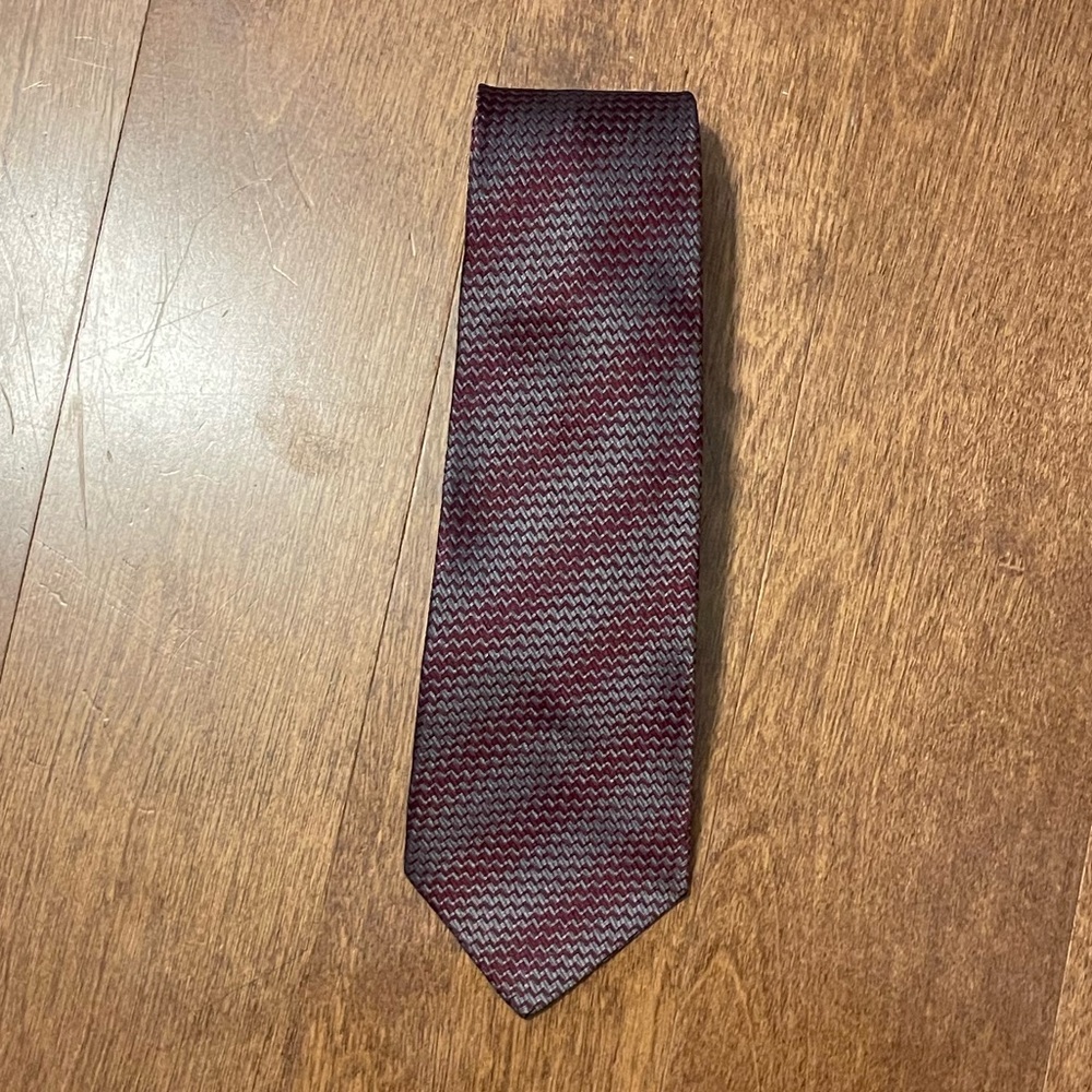 Vintage Fendi Silk Red Grey Geonetric Print Necktie Tie - Picture 11 of 13